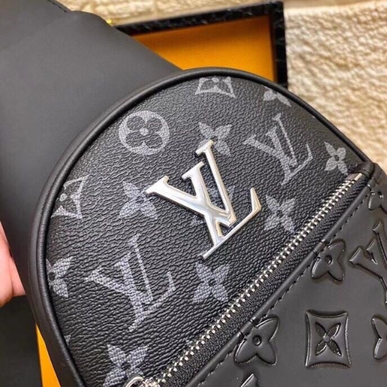 LV-Explosive Soft Cowhide Simple Chest Bag