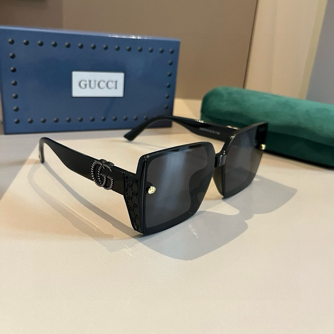 Gucci-Unisex Large Frame Sunglasses