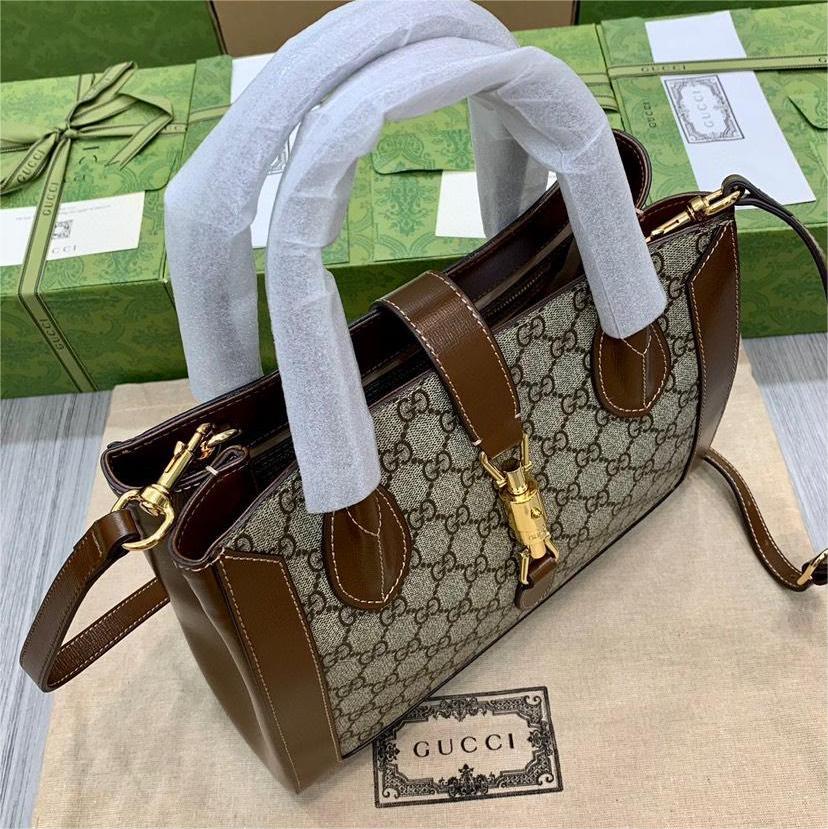 GUCCI-A brand new tote bag with detachable shoulder straps