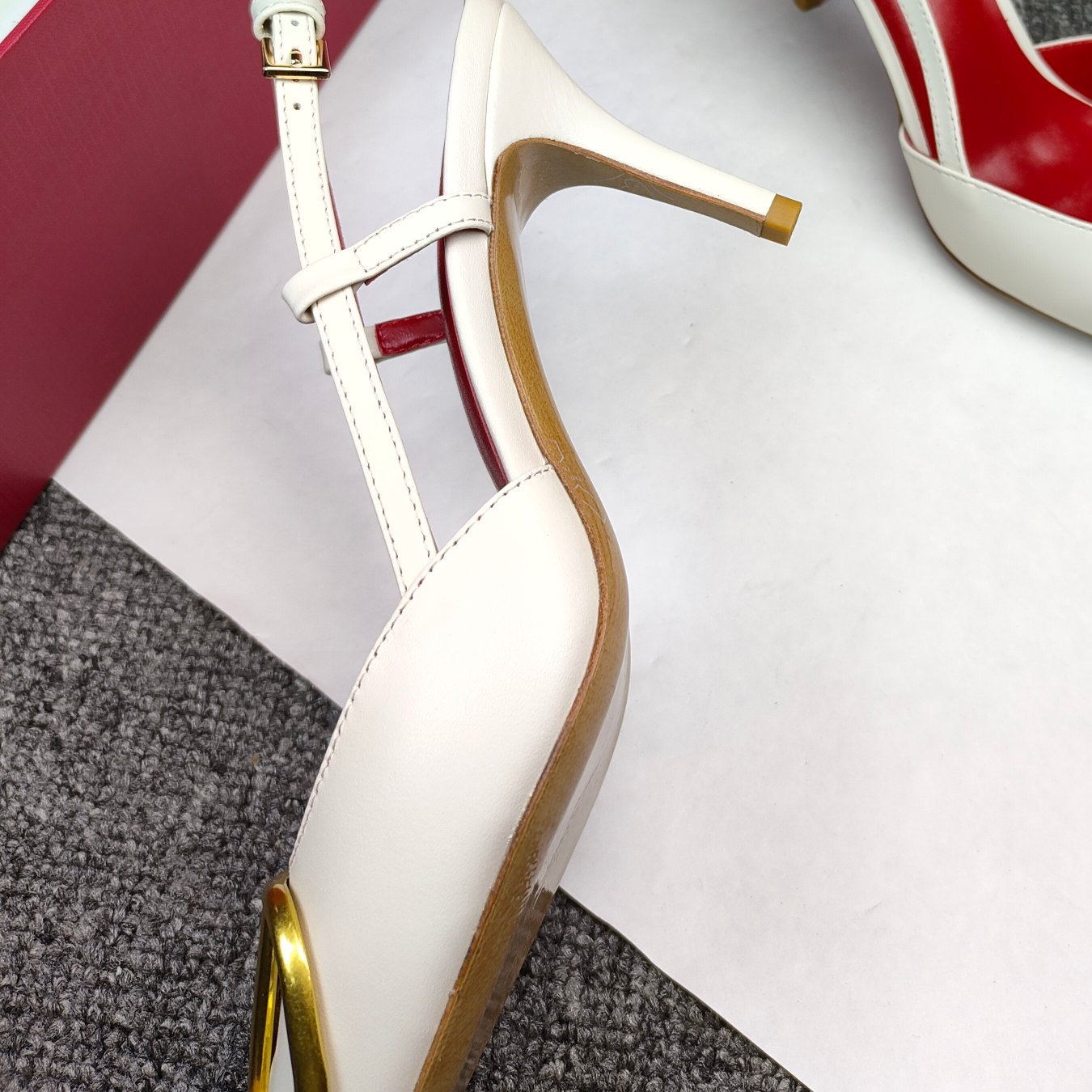Valentino- White Pointed Buckle High Heels