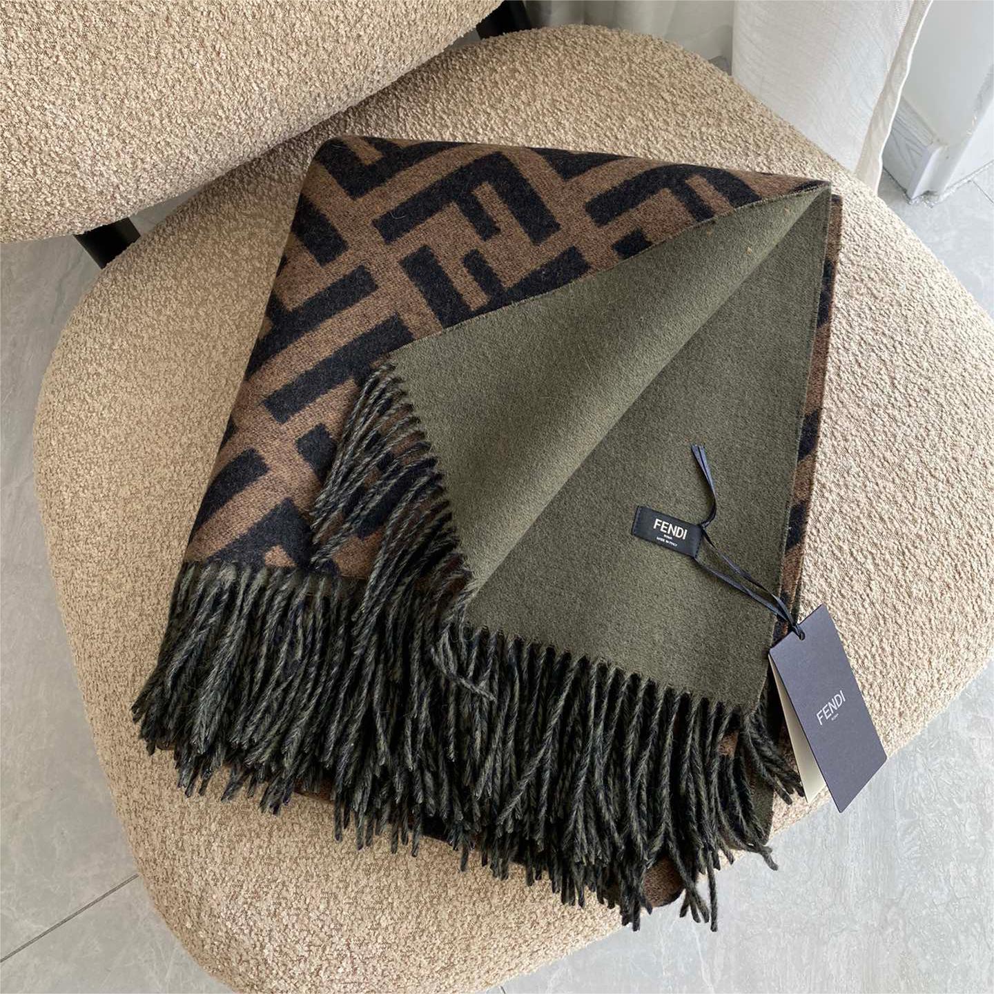 FENDI-Classic pattern wool and cashmere cape