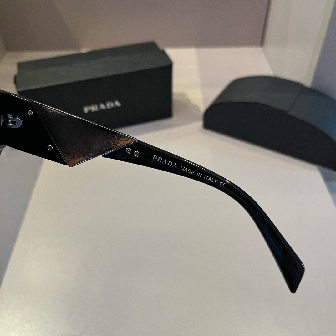 Prada-unisex generous framed sunglasses