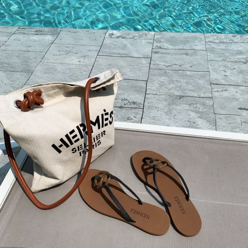 Hermes holiday series ๐๐๐ค pig nose flip flops sandals