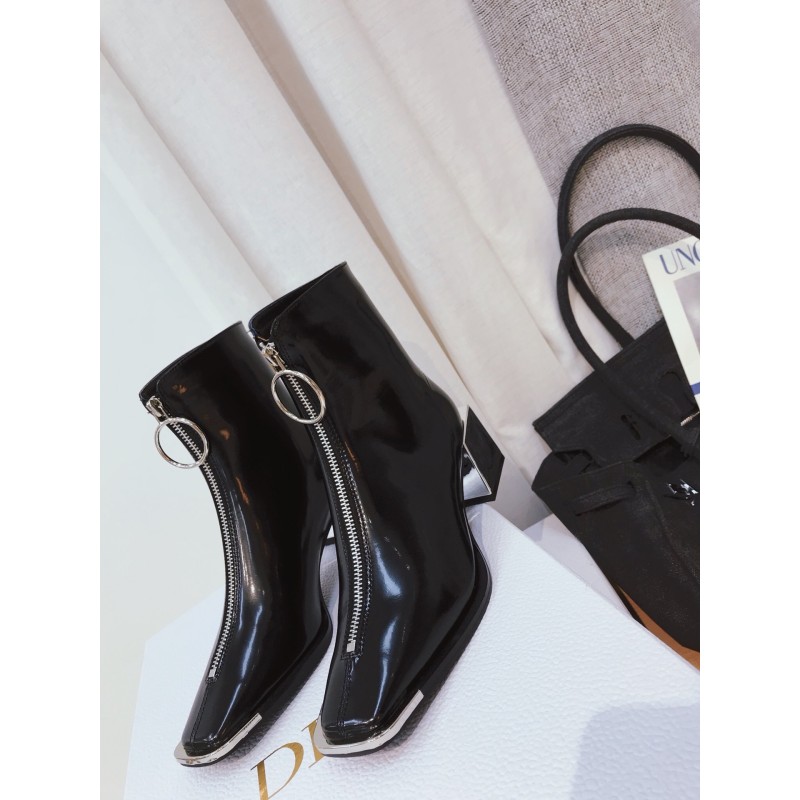 Lost in echo boots with large round buckle