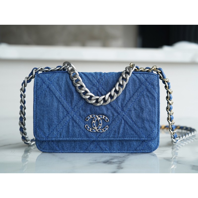 𝗖𝗛𝗔𝗡𝗘𝗟 𝑾𝒐𝒄 Fat Choi bag Original denim denim fabric 𝟮𝟮𝗣 Denim 19woc