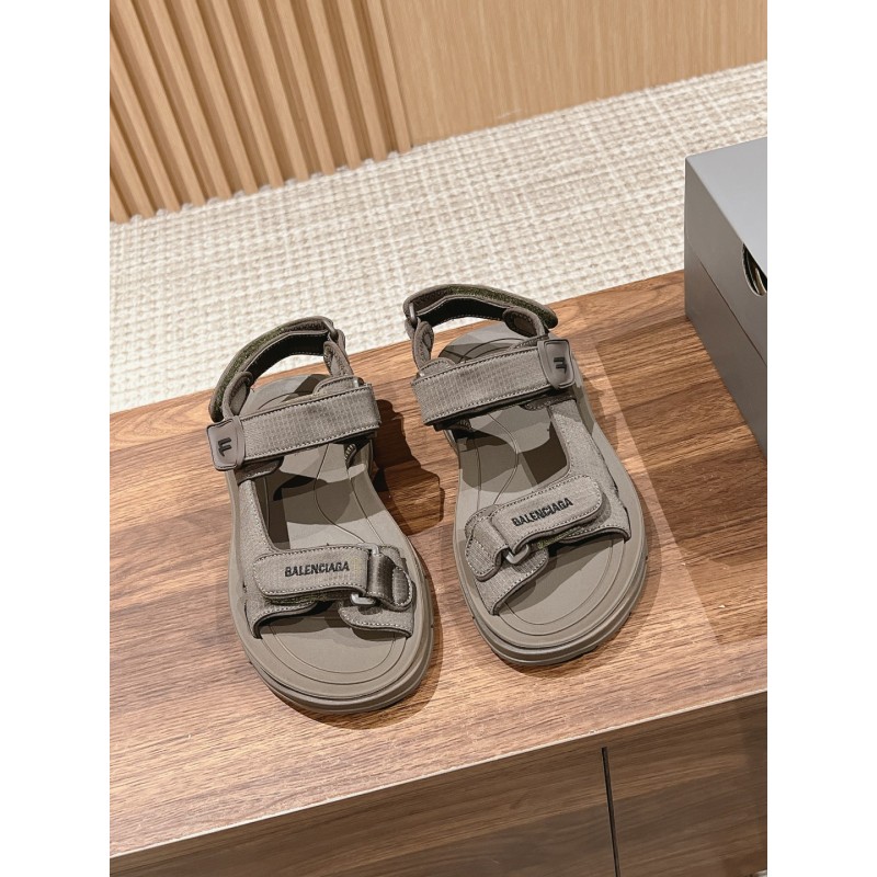 𝐁𝐀𝐋𝐄𝐍𝐂𝐈𝐀𝐆𝐀 Balenciaga Tourist Strap Sandals