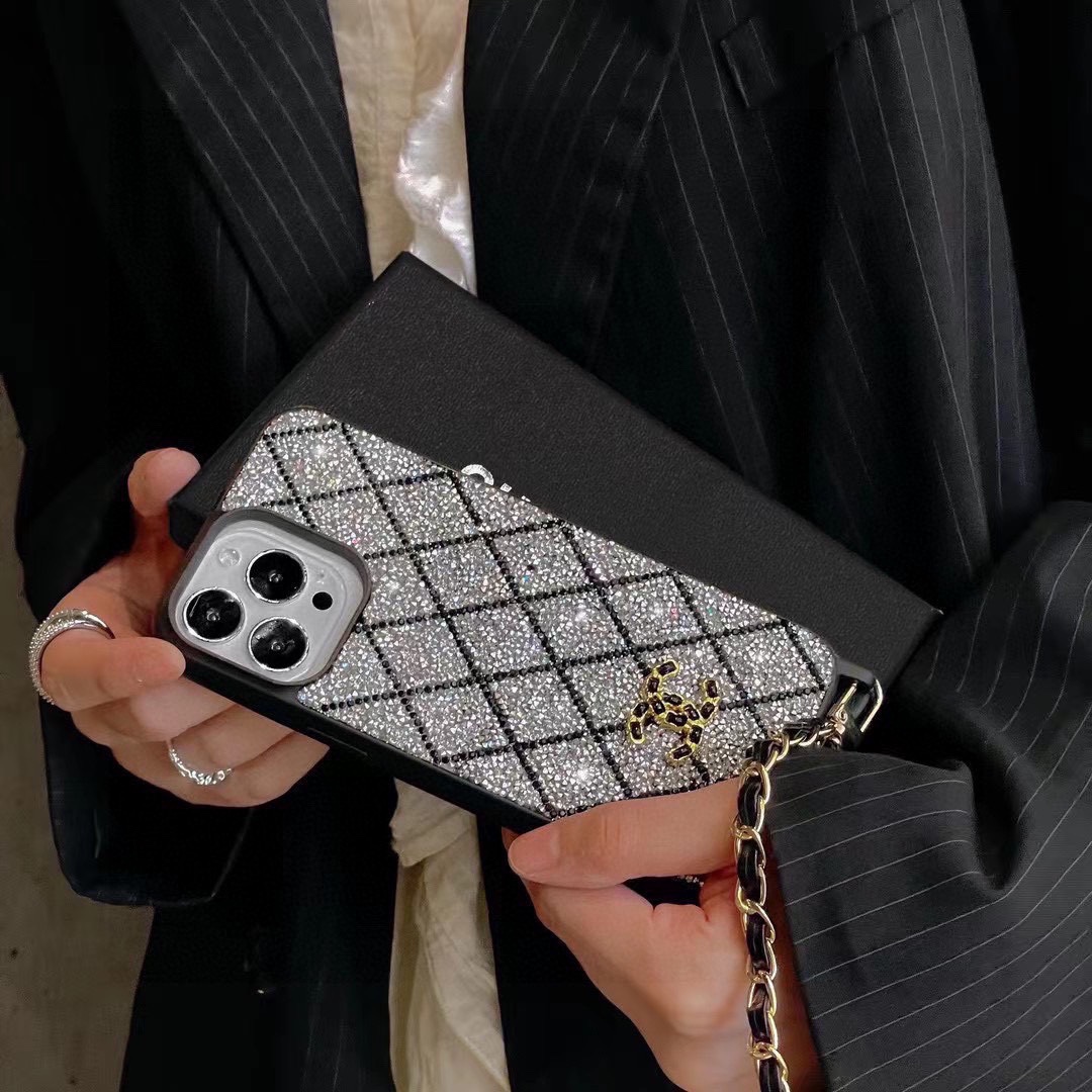 ✨ Chanel Lingge Drill Case Bingbing Phone Case Chain Crossbody Phone Case