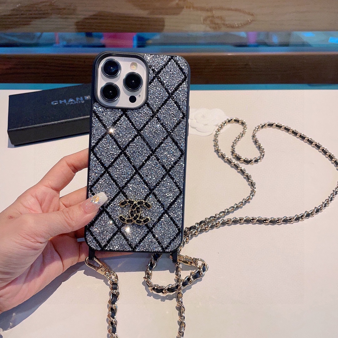 ✨ Chanel Lingge Drill Case Bingbing Phone Case Chain Crossbody Phone Case