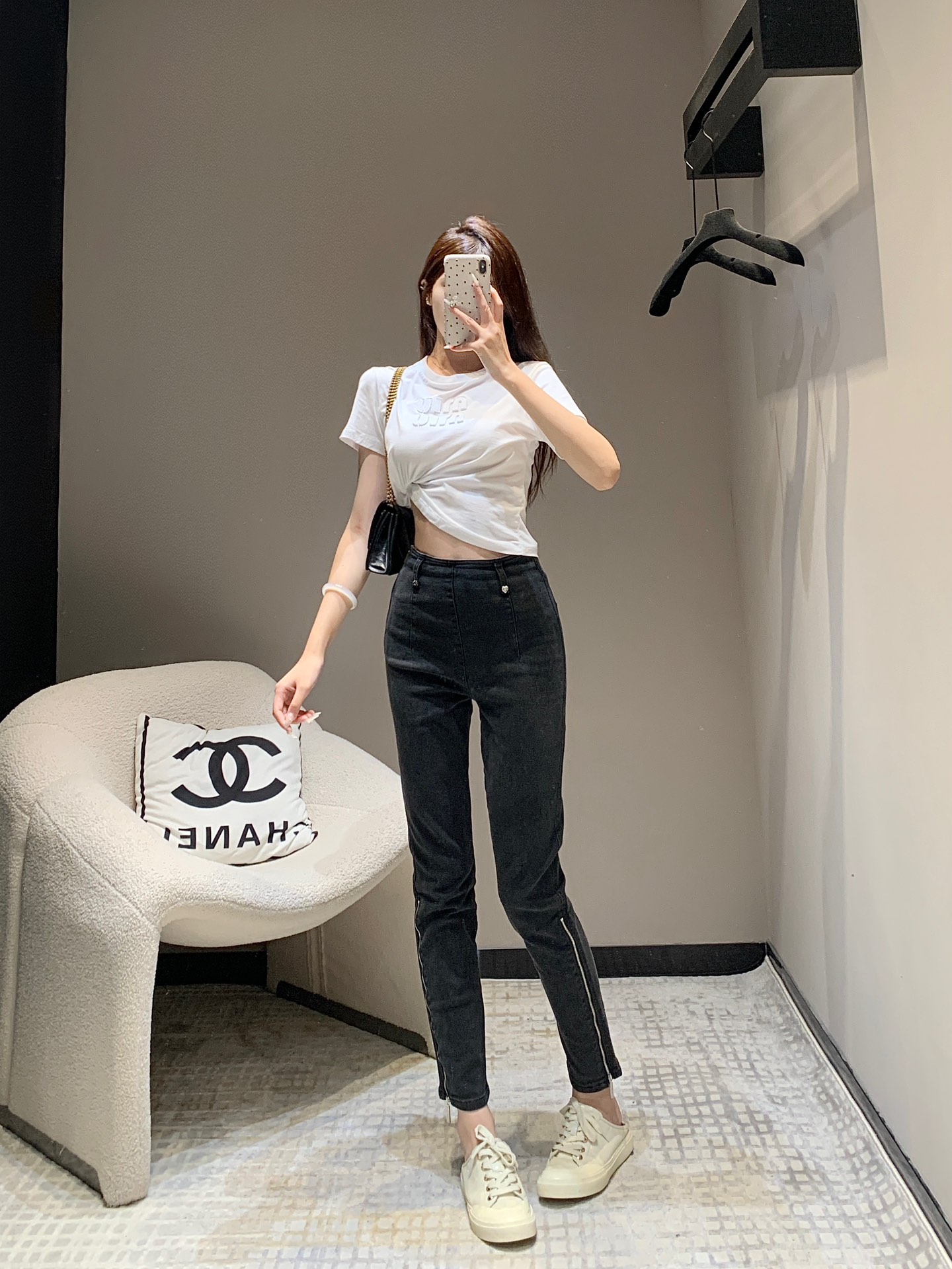 Chanel 2024 Autumn and Winter New Black and Gray Slim High Waist Side Zipper Jeans