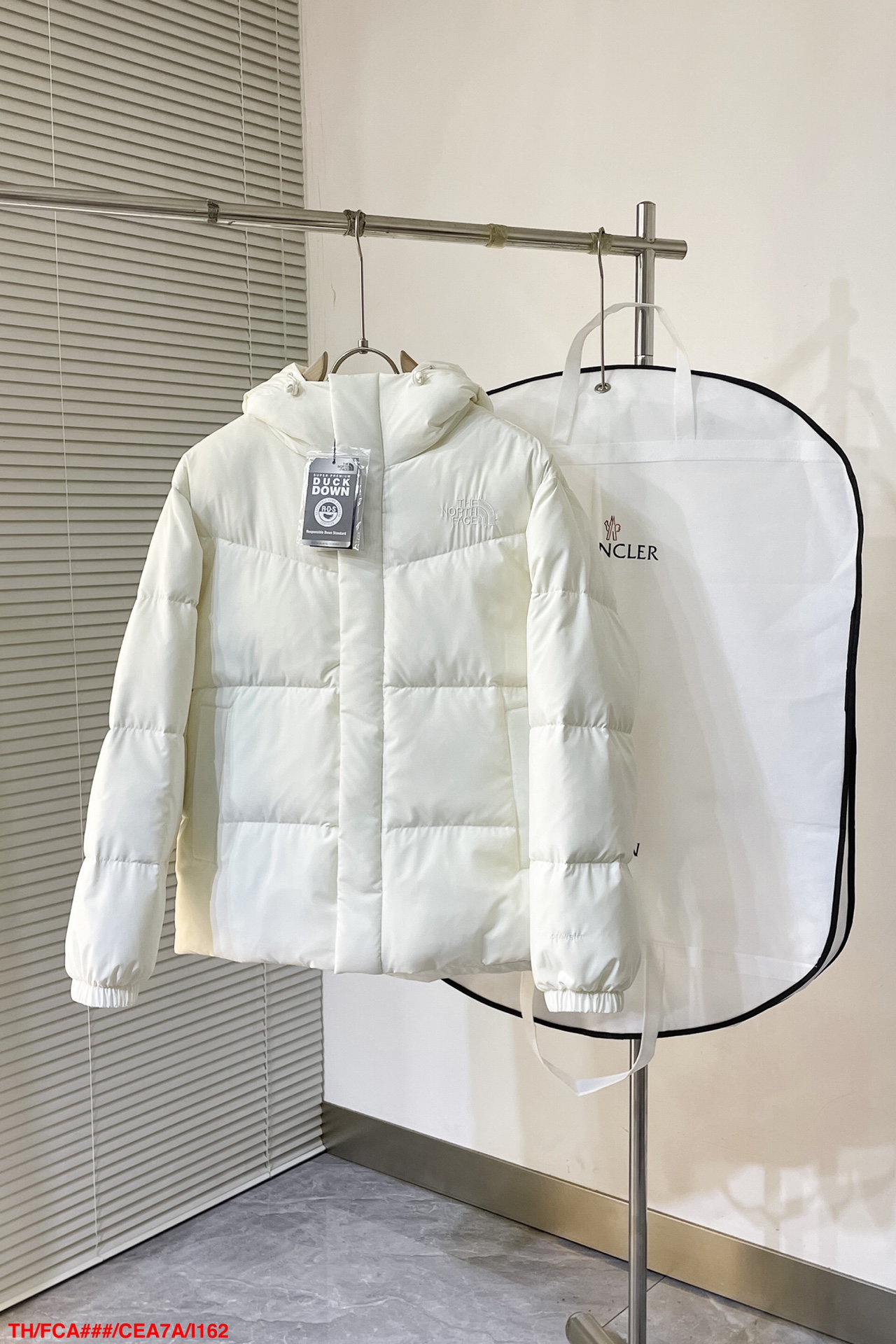 🔥THE NORTH FACE / The North Face 24 winter tricolor embroidered logo hooded Korean purchasing waterproof and windproof duck down jacket