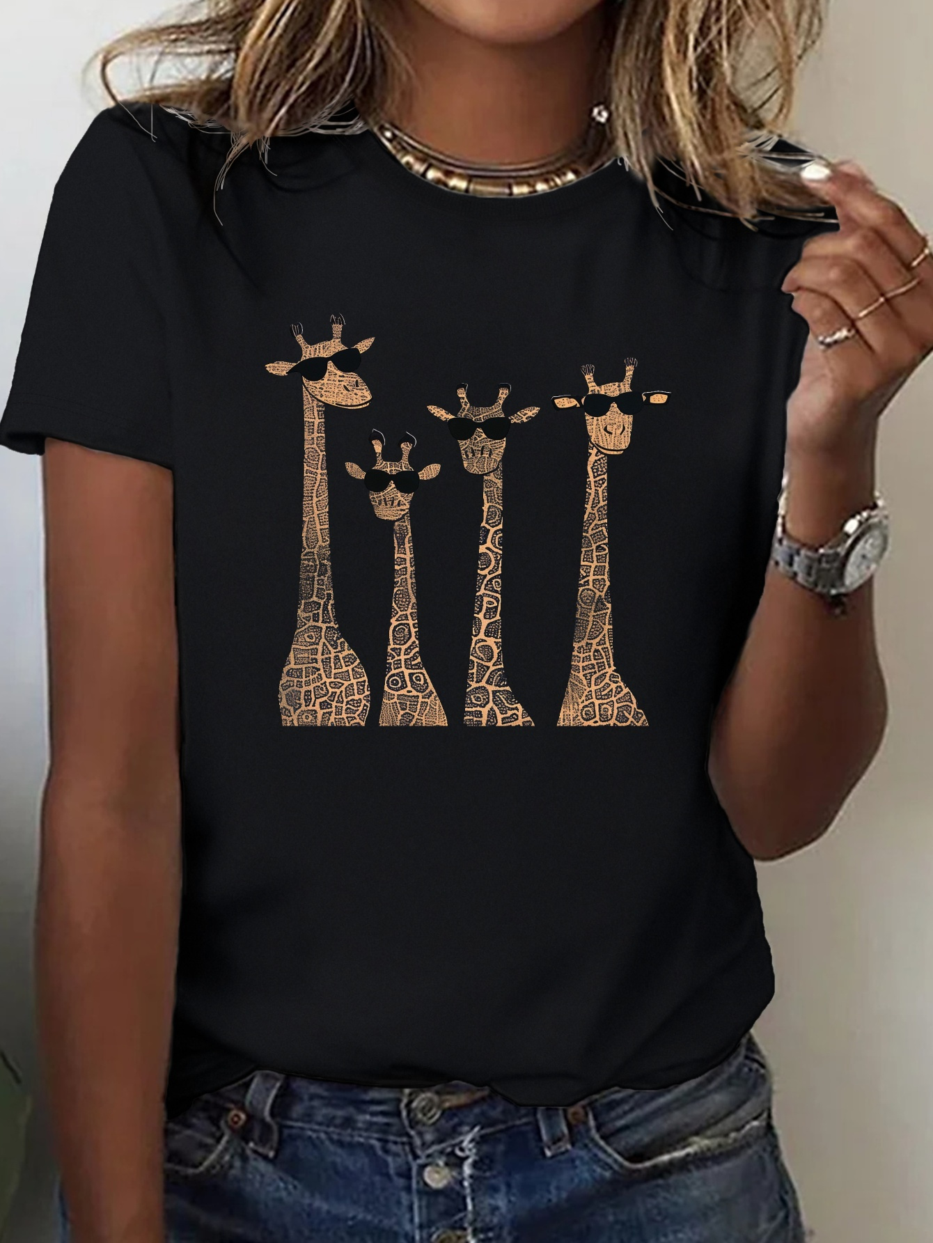 Cute Giraffes Print Crew Neck T-shirt, Casual Short Sleeve Top For Spring & Summer, Women's Clothing