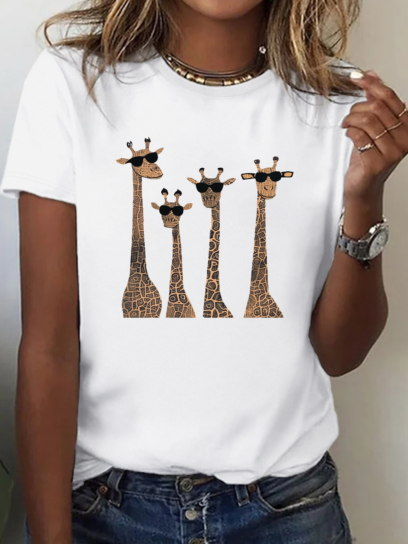 Cute Giraffes Print Crew Neck T-shirt, Casual Short Sleeve Top For Spring & Summer, Women's Clothing