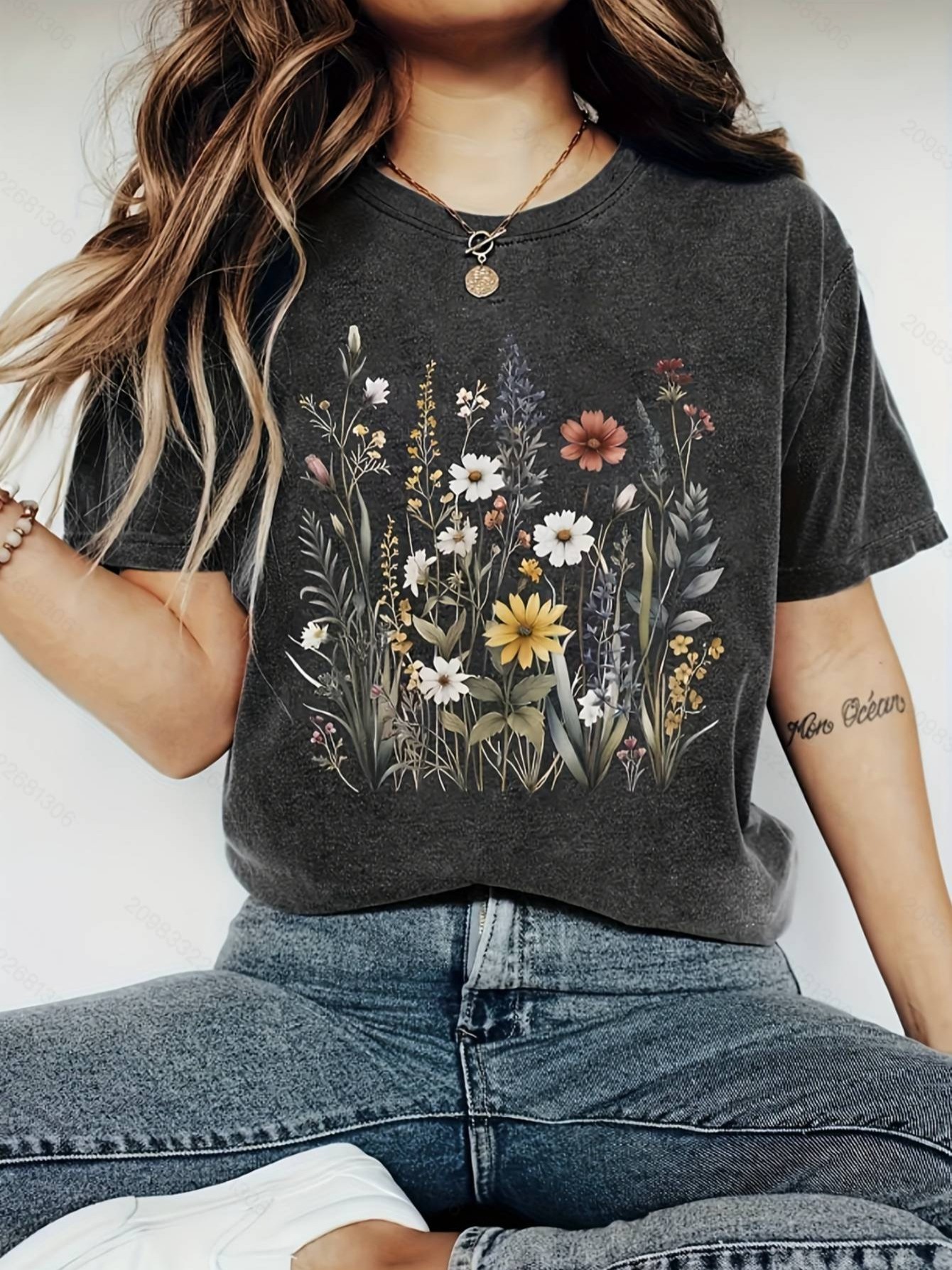 Women's Chic Flower Print Tee - Comfy, Casual Short Sleeve Crew Neck T-shirt for Everyday Wear & Stylish Layering
