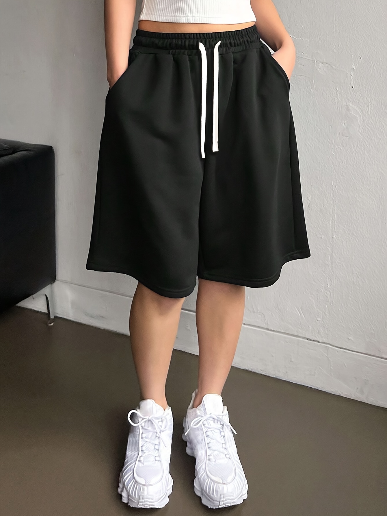 Women's Spring and Summer Casual Pocket Drawstring Shorts, the Fabric Is Lightweight and Breathable, Casual and Versatile, Comfortable and Fit