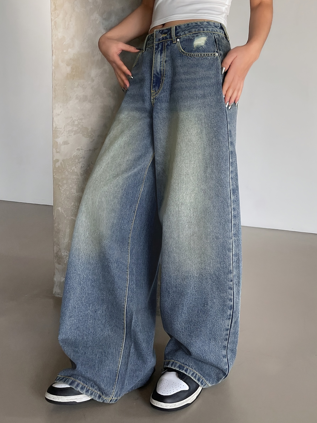 Women's Vintage Washed Blue Denim Wide Leg Jeans, Oversized Floor-Length Casual Pants With Distressed Detail, Loose Fit Fashionable Streetwear
