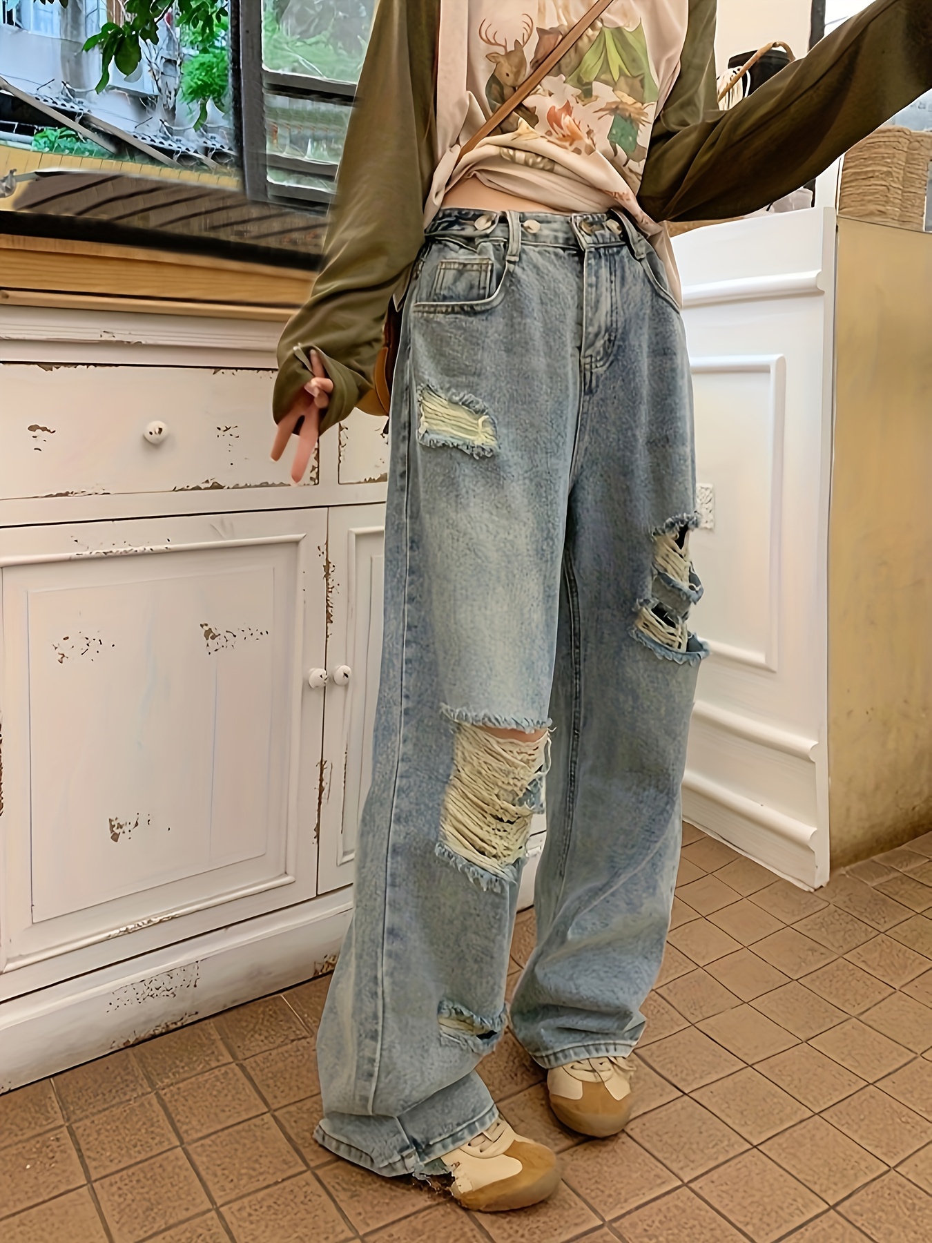 Women's Distressed Wide Leg Jeans with Slant Pockets - Fashionable and Casual Denim Pants for a Trendy Look