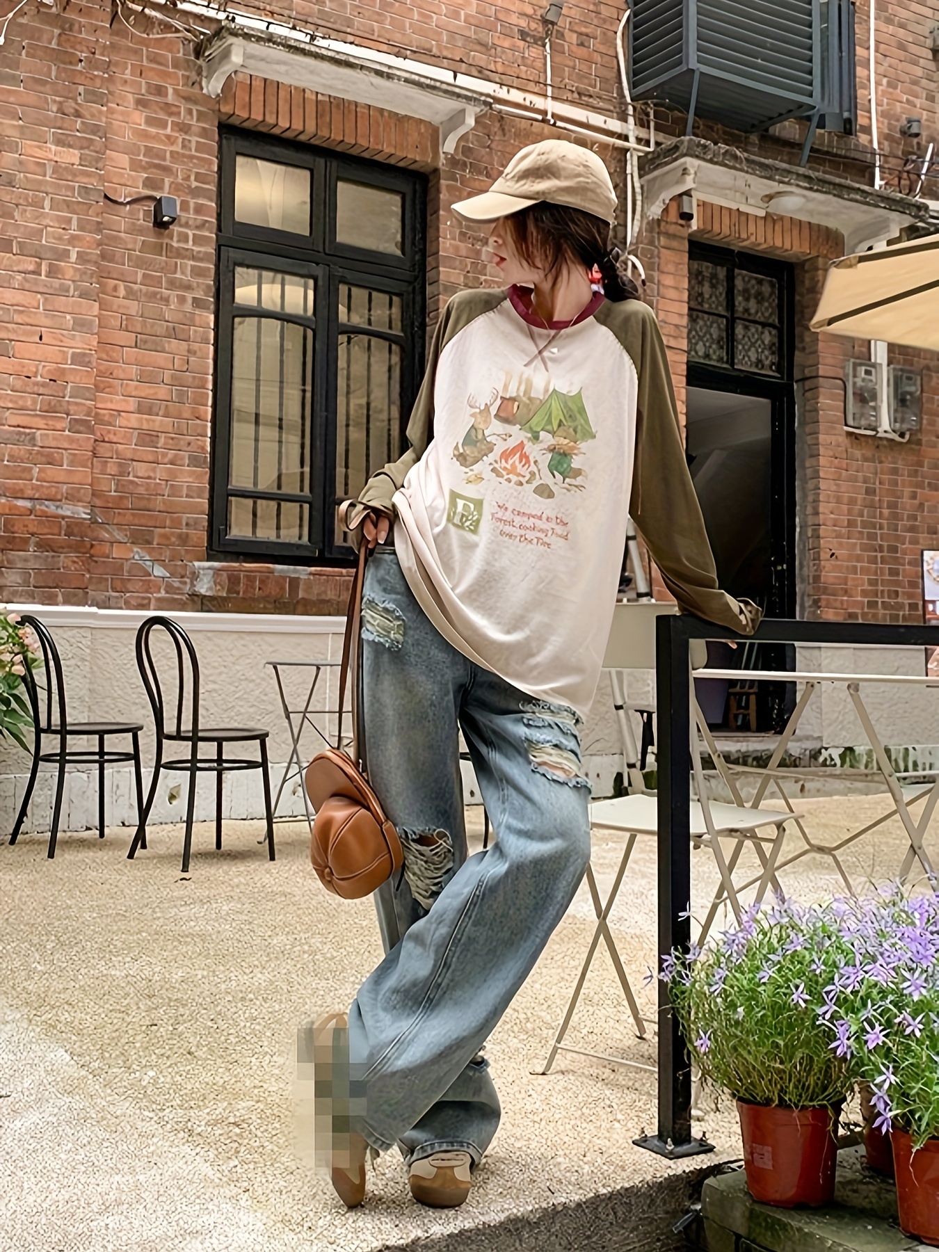 Women's Distressed Wide Leg Jeans with Slant Pockets - Fashionable and Casual Denim Pants for a Trendy Look